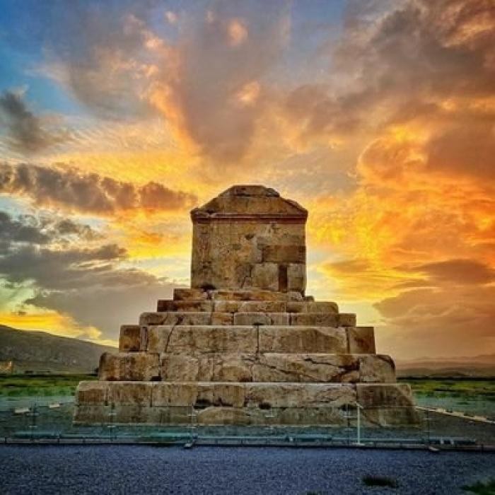 دانلود آهنگ بگو این همه آدم هرروز میمیره براچی یکی یکی آرتا