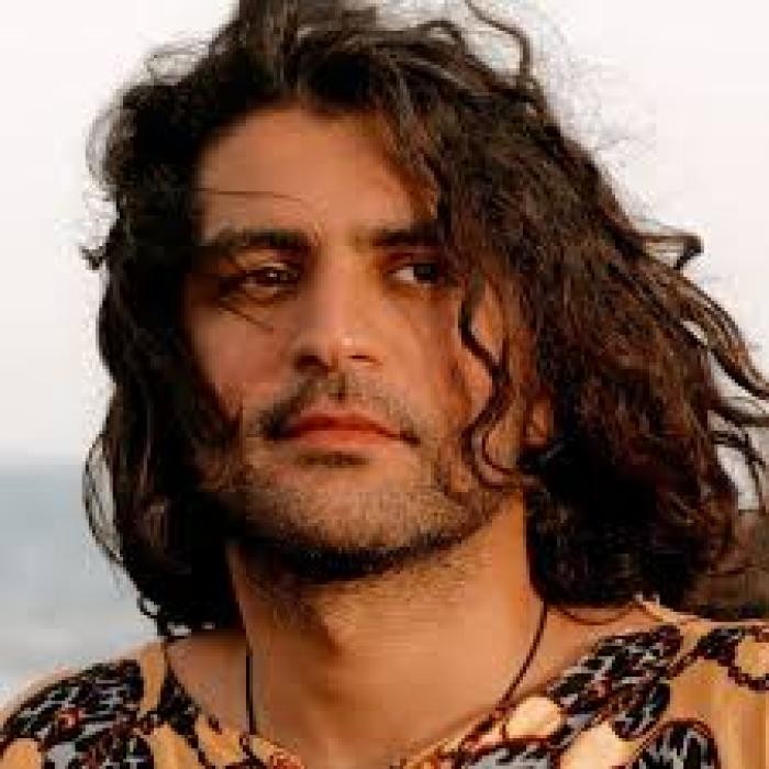 دانلود آهنگ آغاز کن بی من هی ناز کن بی من تا اوج خوشبختی پرواز کن