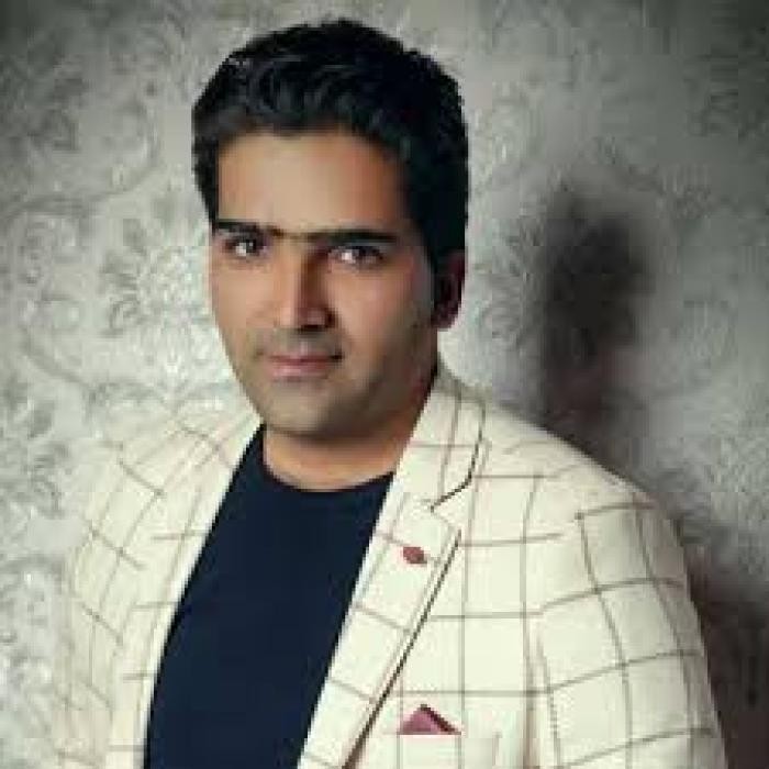 دانلود آهنگ هاتم لی دنیا نازم گرده خم بریم