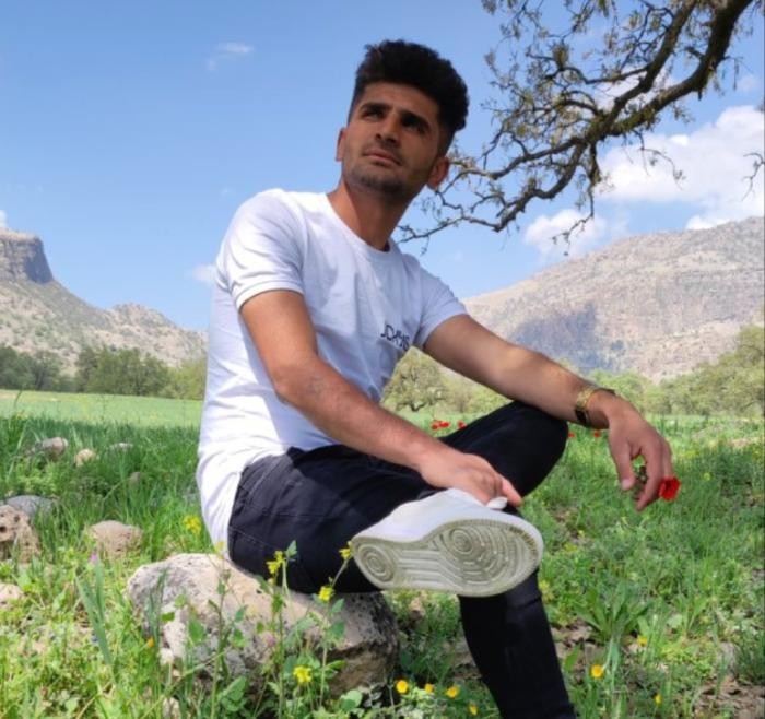 دانلود آهنگ وفا مرد خدایا چقدر زاره حالوم چه تیری زمونه ز من هردوبالوم
