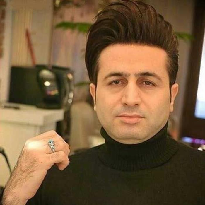 دانلود آهنگ غریبی میکنم با قاب عکست مرتضی جعفرزاده