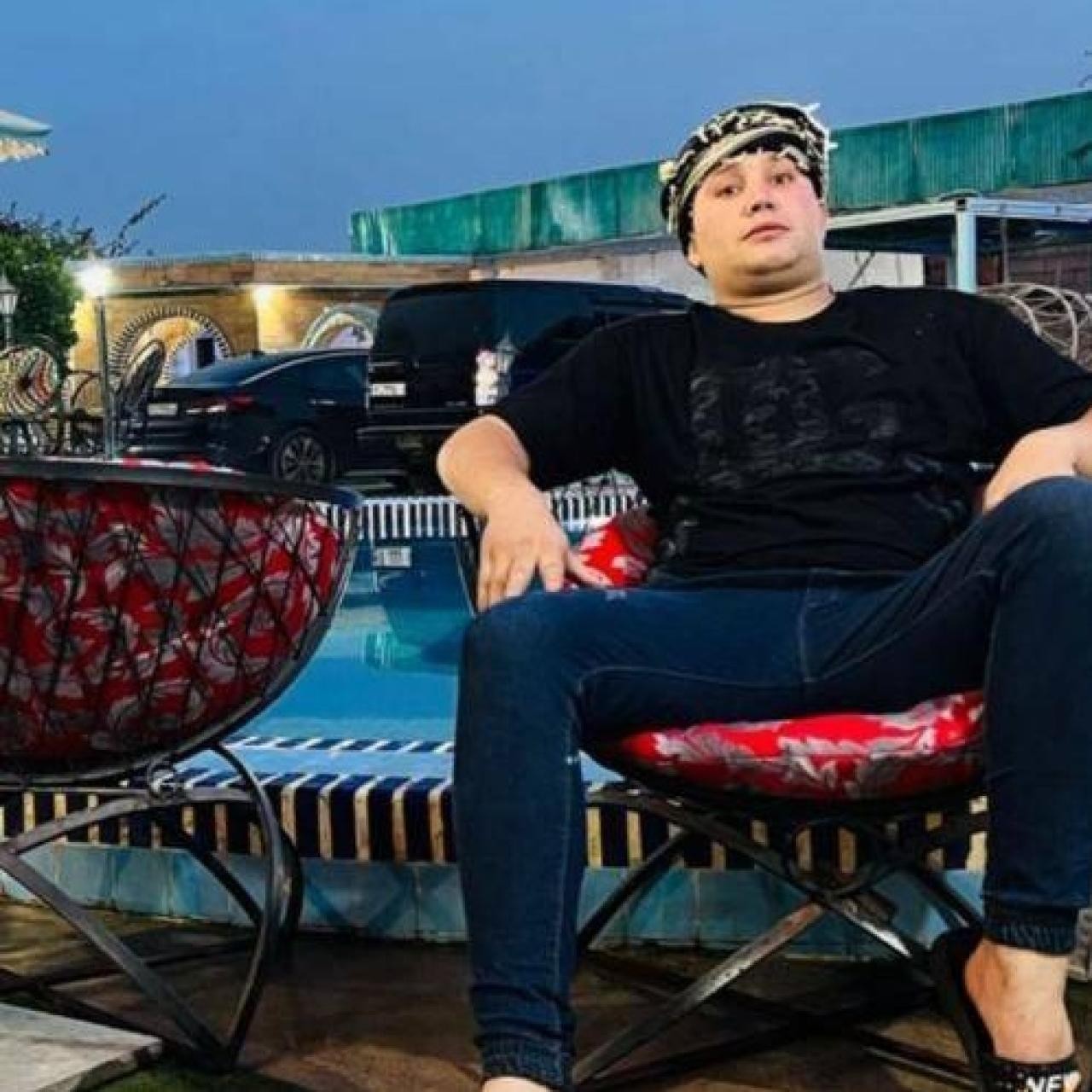 علی احمدیانی میزنه سرم ژیپ ژاپ کنم کوچتانه قرق کنم