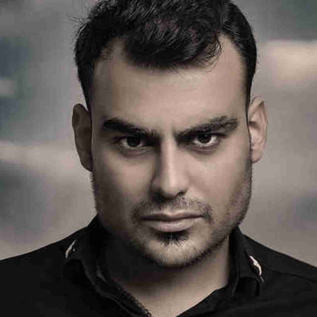 روح الله کرمی نفس بیه نفس نیرم تنیا منم و کس نیرم