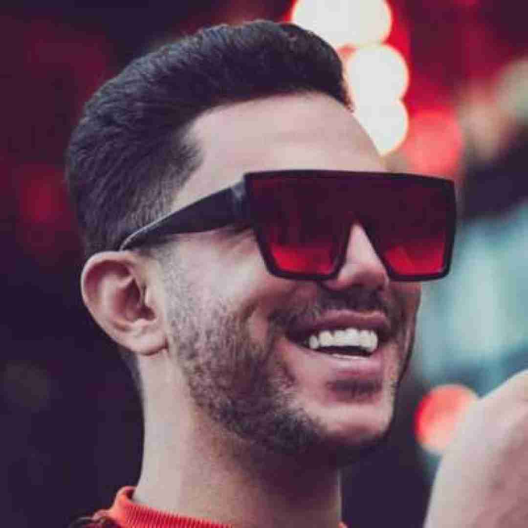 پیام عباسی یه سکوتی وناو ای ماله گرد
