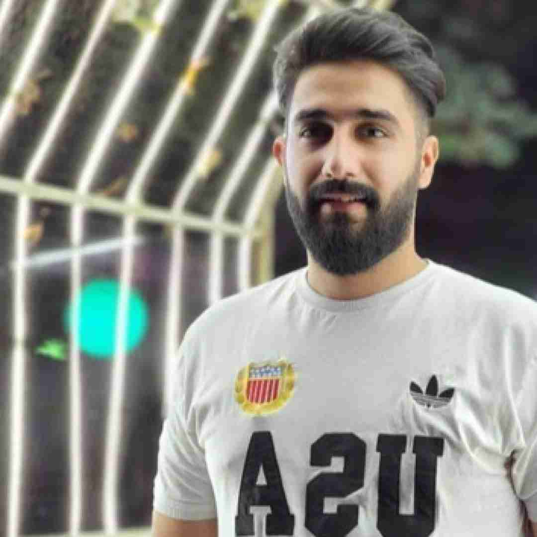 محمد امیری چرا تو اصن هیچی حالیت نی‌