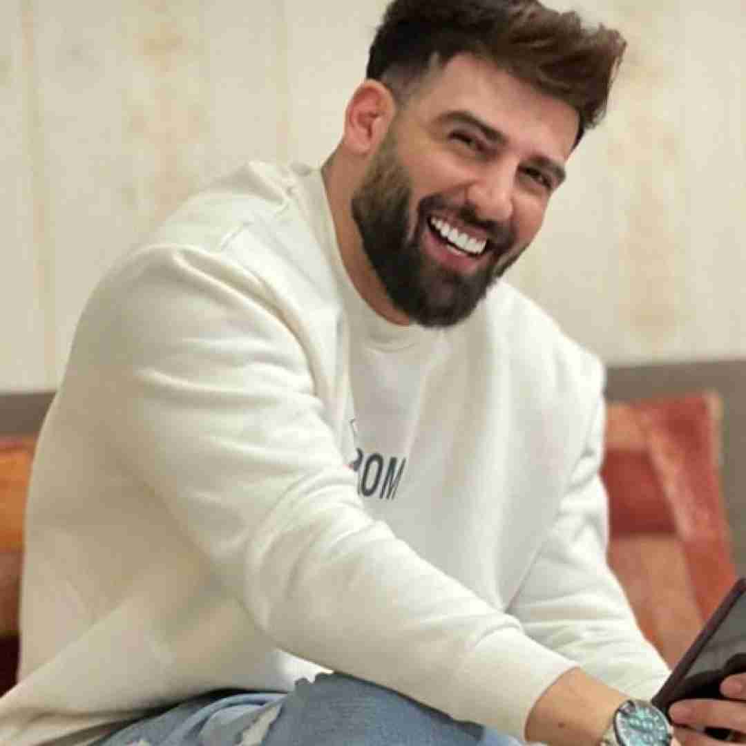 دانلود آهنگ ﺑﺎزم ﻣﻨﻮ ﻳﻪ اﺗﺎق ﺗﺎرﻳﮏ ﻳﺎدت اﻓﺘﺎدﻣﻮ اﺷﻜﺎم ﻧﻤﻪ ﻧﻤﻪ محمد محرمی