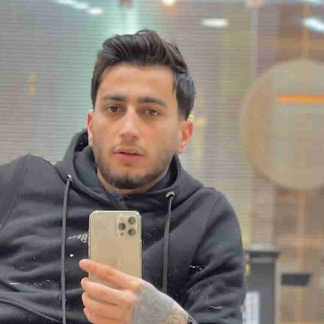 علیرضا باباجانی منم عاشق تو هستمه امشو سیو مستمه