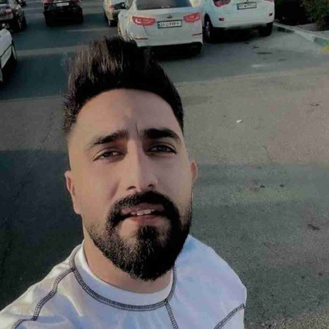 محمد امیری انقدر زدم خودم دیه جای سالم ندارم