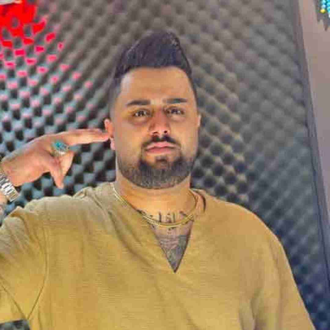 بهنام حسن زاده از وﻗﺘﻰ ﻛﻪ ﺑﺮدی ﭘﺮ ﭘﺮ زﻧﻢ می دل