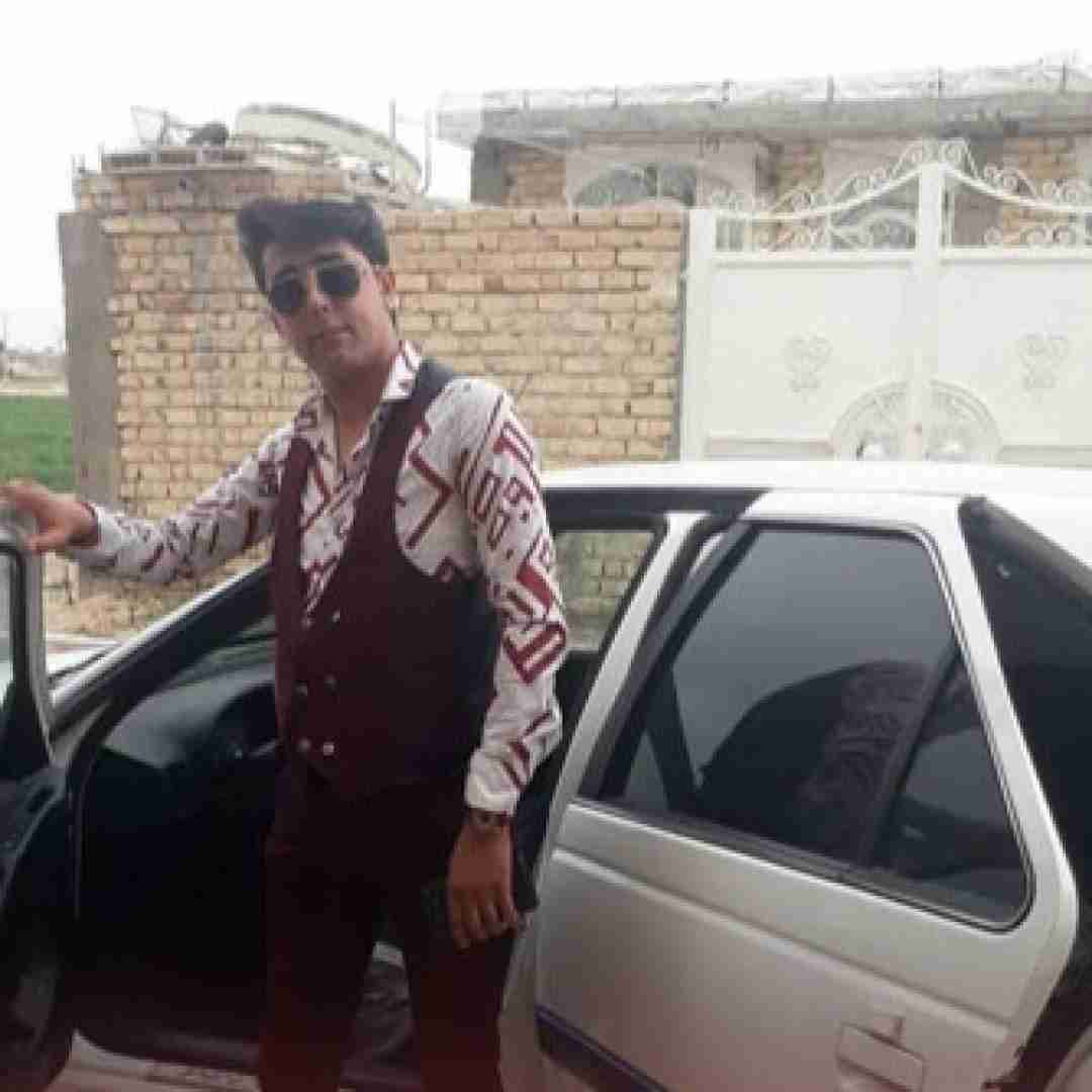 سعید کریمی سیگار خوبه ولی اندازه داره بلال آخی بلالم