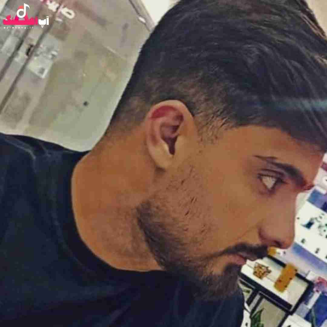 احسان رمضانی مگه تو چند نفری یه رو نواشی خالیه پشتم