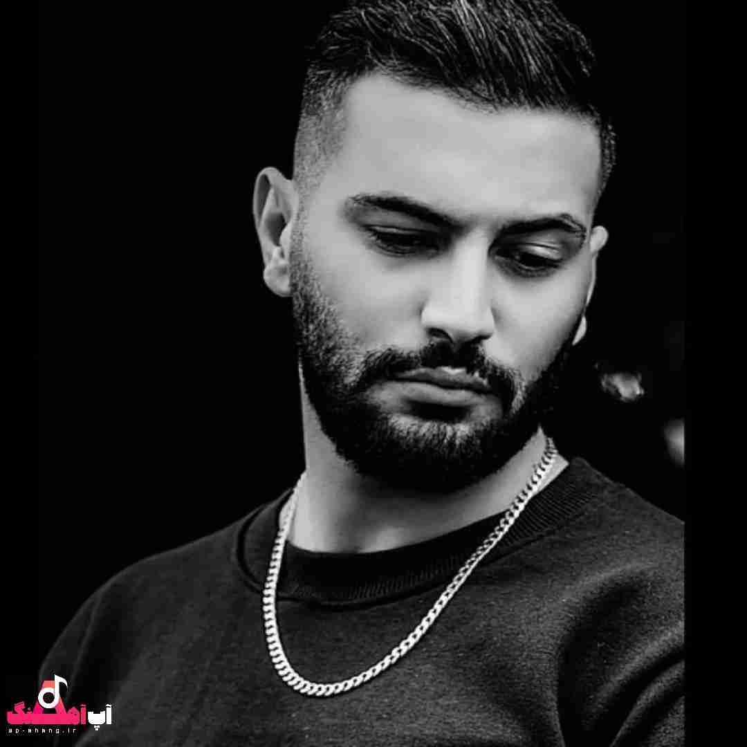 پیام عباسی عکسم تو اتاقت نمانده هنو دلم پیشت جا مانده