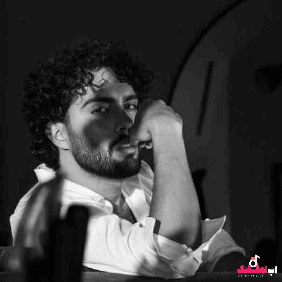 دانلود آهنگ ﺗﺎرﻳﮏ ﺗﺮﻳﻦ روزاﻣﻮ ﭘﺸﺖ ﺳﺮ ﻣﻴﺬارم ﻫﺮﺷﺒﻮ حامیم