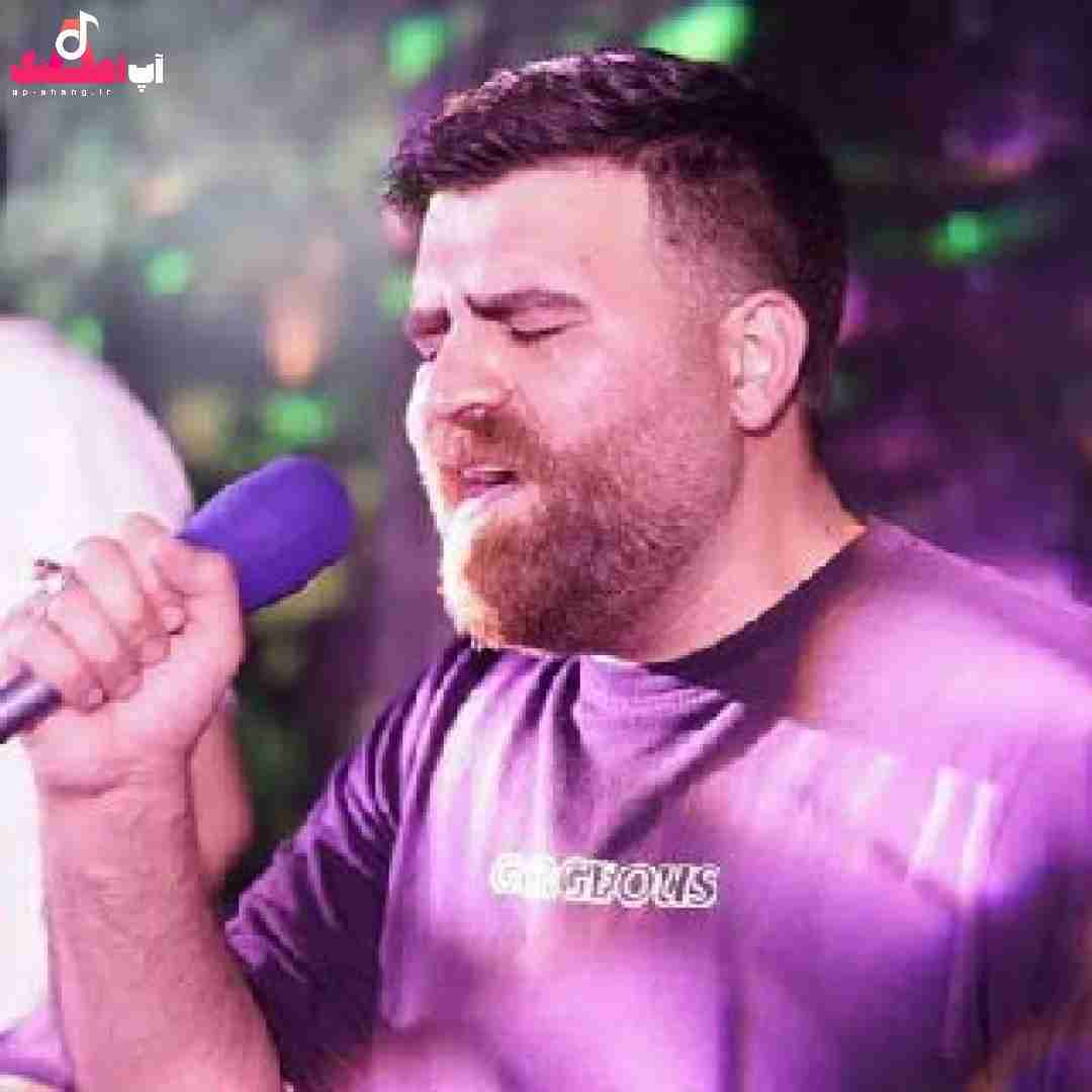 میلاد بیرانوند آسمون به اون گپی گوشش نوشته