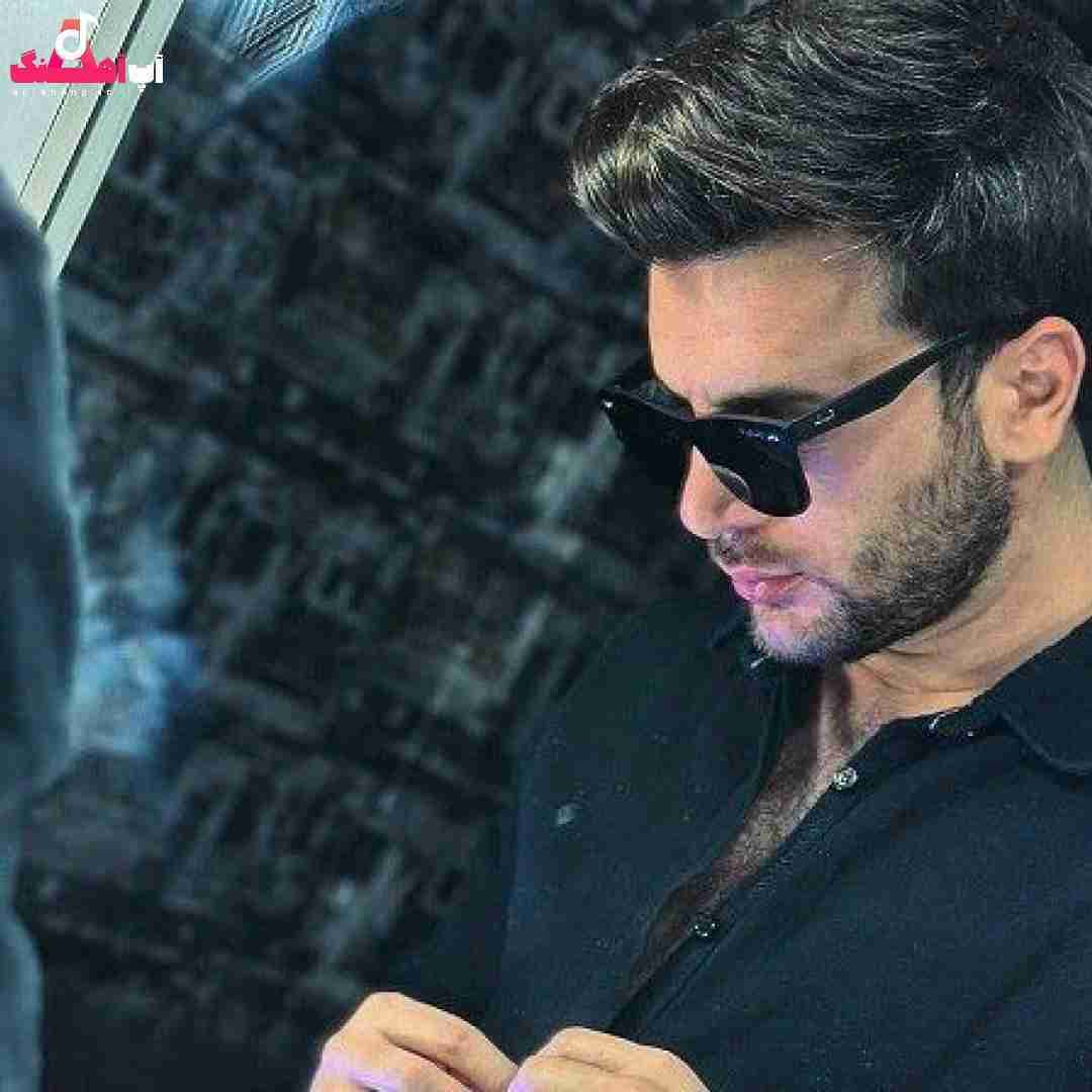 فرهاد نامداری ماشالا خانم انقدر کراشه بهش نمیخوره با کسی نباشه