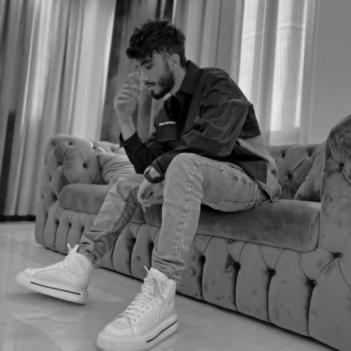 دانلود آهنگ اون خیلی دوسم داشت قشنگ بود حرفاش مهراد جم