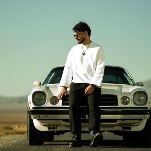 دانلود آهنگ میترسی از عکس العملم من این همه سردیو مانی