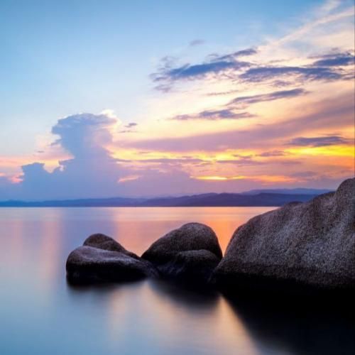 دانلود آهنگ با او خنده ی نازت به مه گنوغ اکنی با صدای دختر