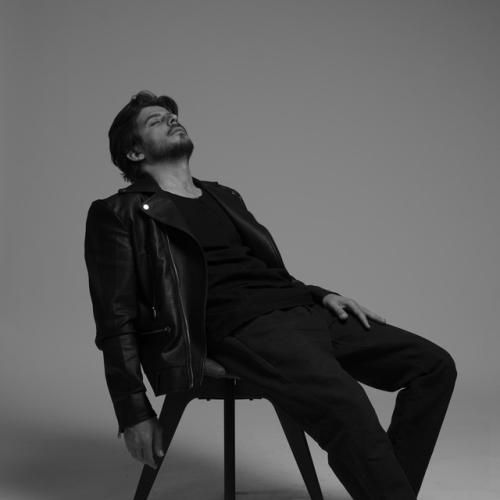 دانلود آهنگ گل در گلستانم تویی باغی و بستانم تویی حمیدرضا آیین