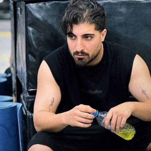 دانلود آهنگ ولی تو مثل دزد زدی دارو ندارمه از ریشه امیر لیام