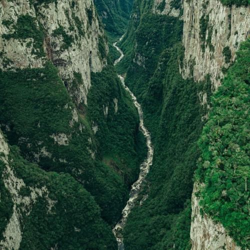 دانلود آهنگ تنگ میشه دلت یه روزی دیگه نیستم کنارت (هوش مصنوعی)