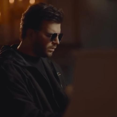 دانلود آهنگ روزا رو میزنم دونه دونه ورق ندارم آصف آریا