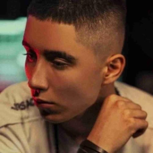 دانلود آهنگ تاریکی این روزامون نمیره حتی با روشنی برف فرنام