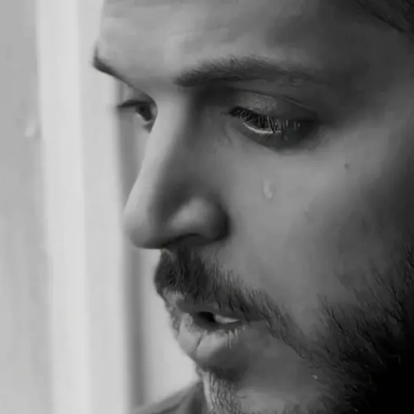 دانلود آهنگ یه بندر تو آتیش پر از درد و دوده محمد شهنواز